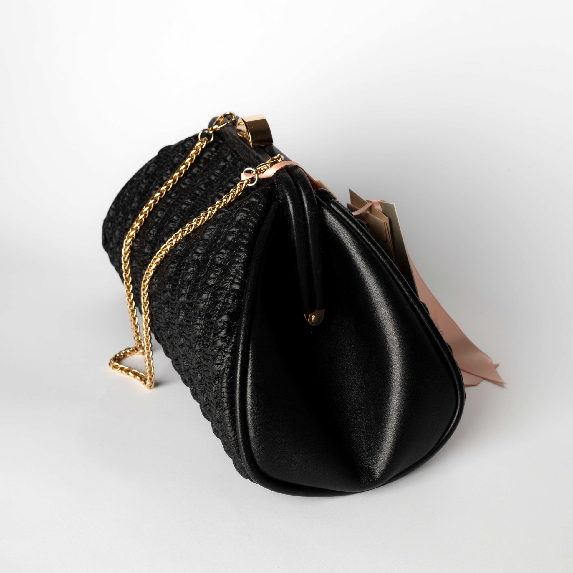 Pochette Nera Elegante con Tracolla a Catena