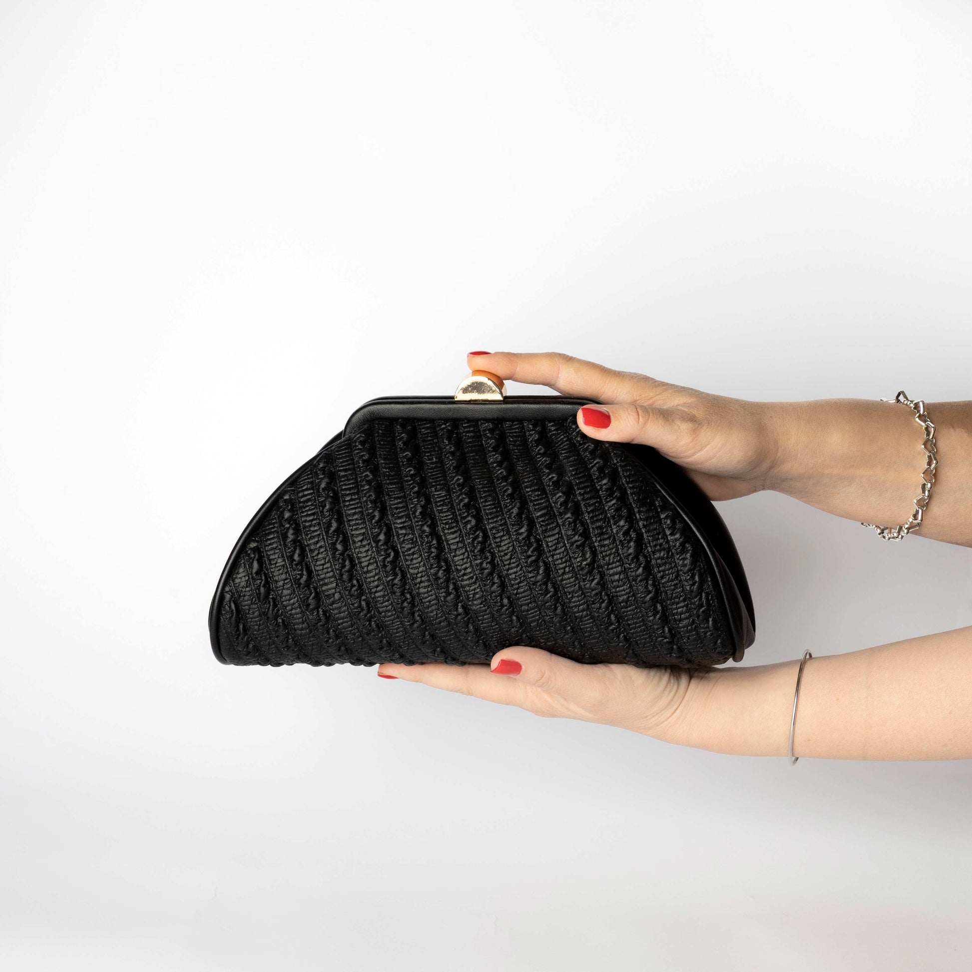Pochette Nera Elegante con Tracolla a Catena
