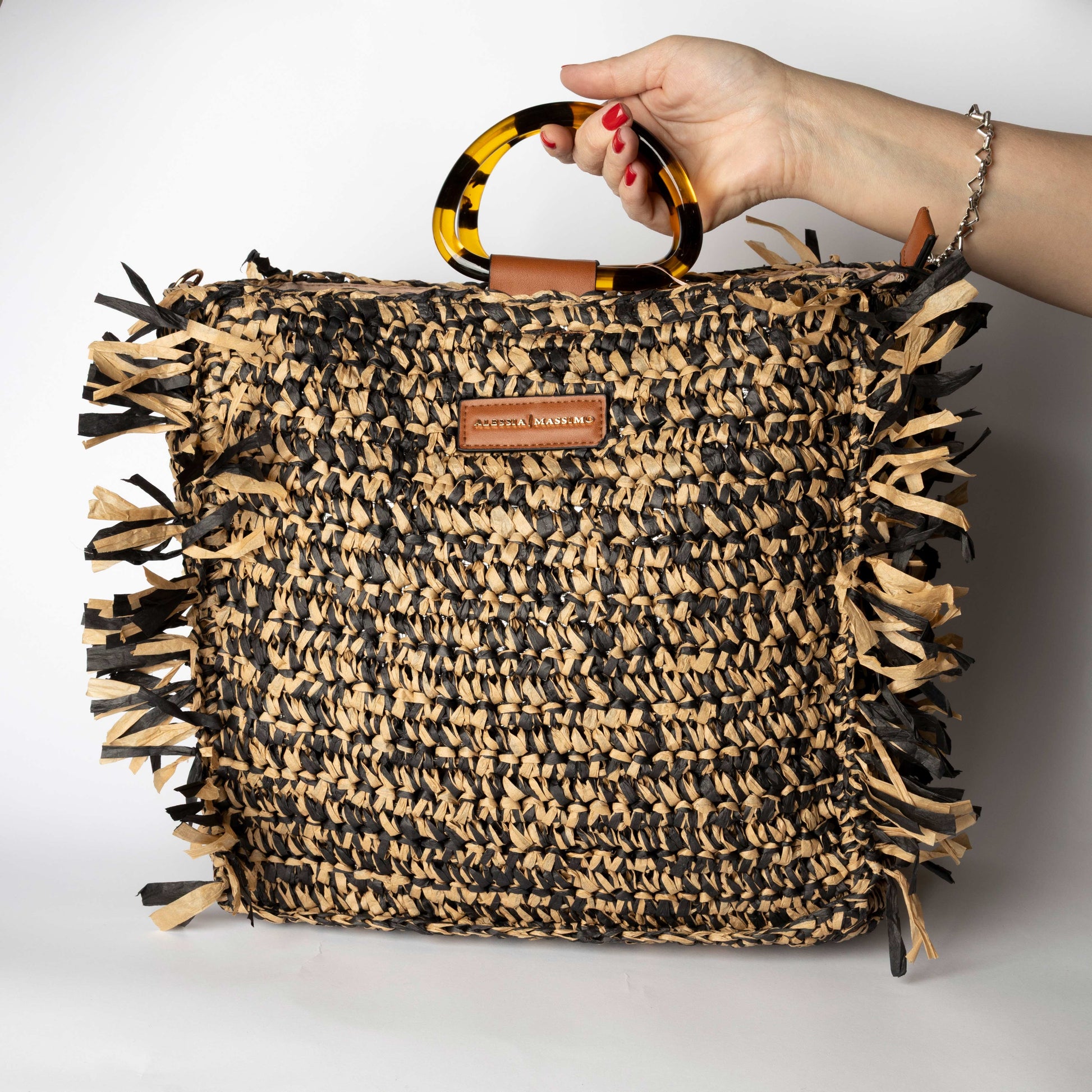 Borsa Intrecciata con Manico in Resina