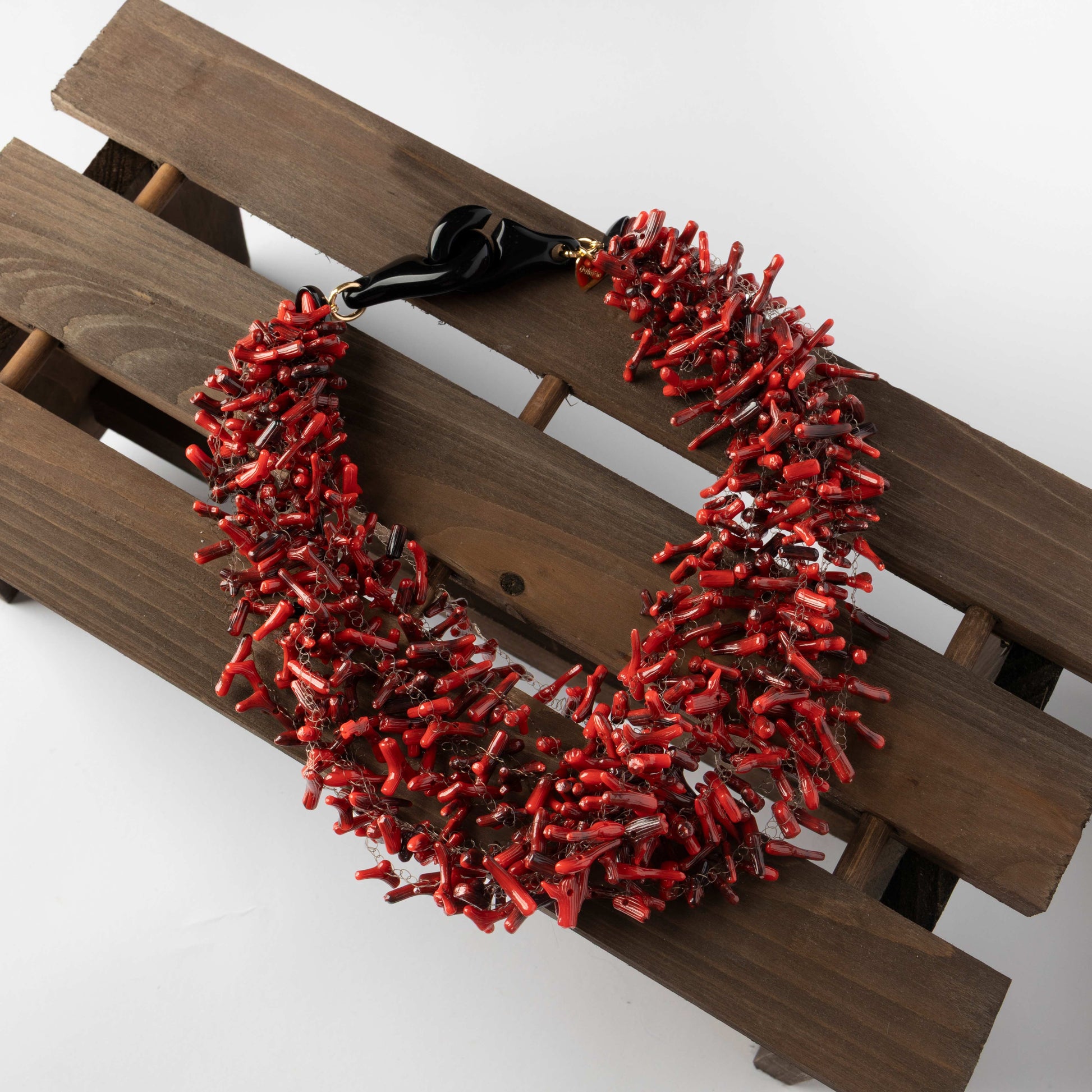 Collana Statement con Perline Effetto Corallo Rosso