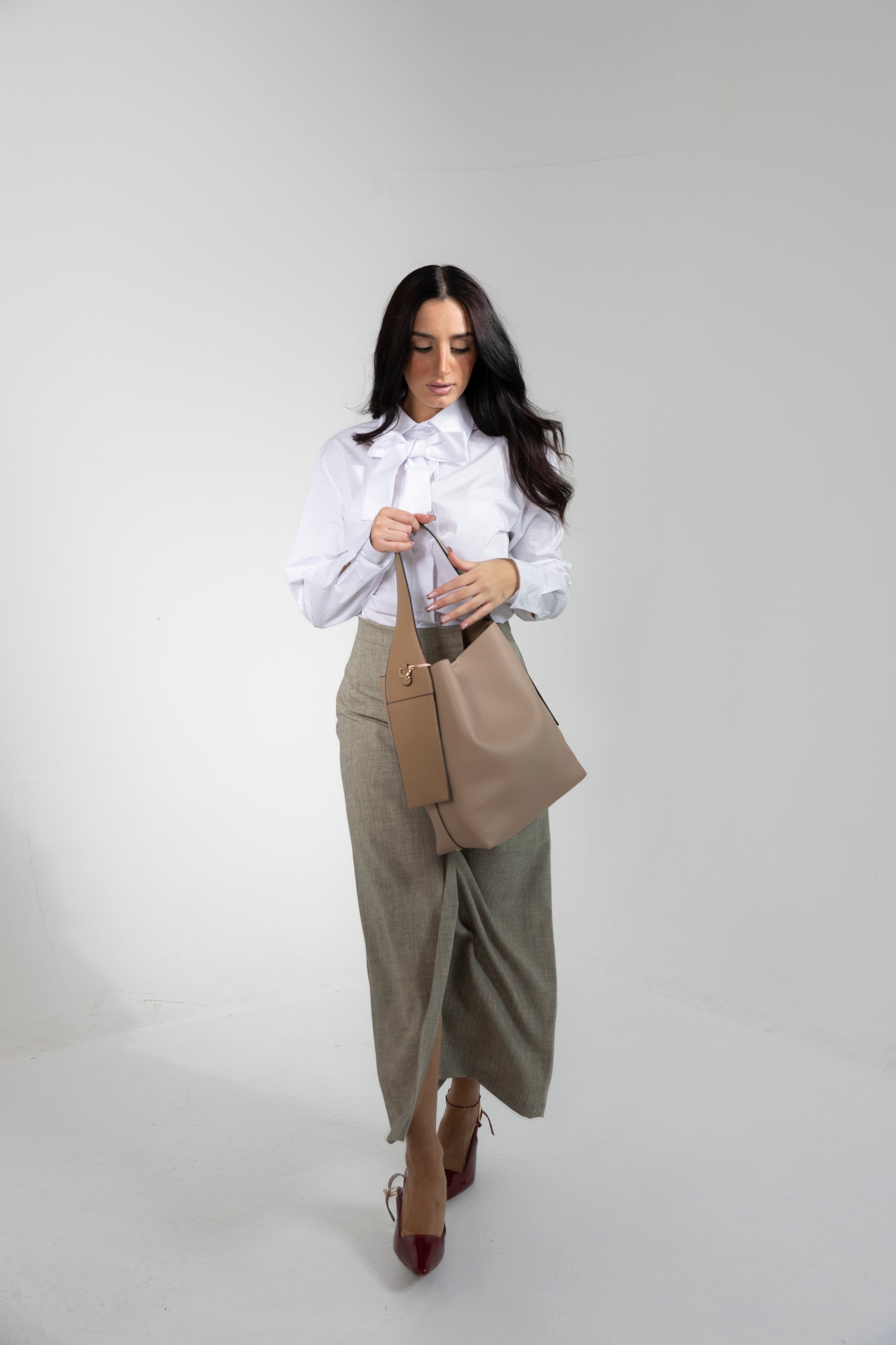 Borsa secchiello taupe Alessia Massimo