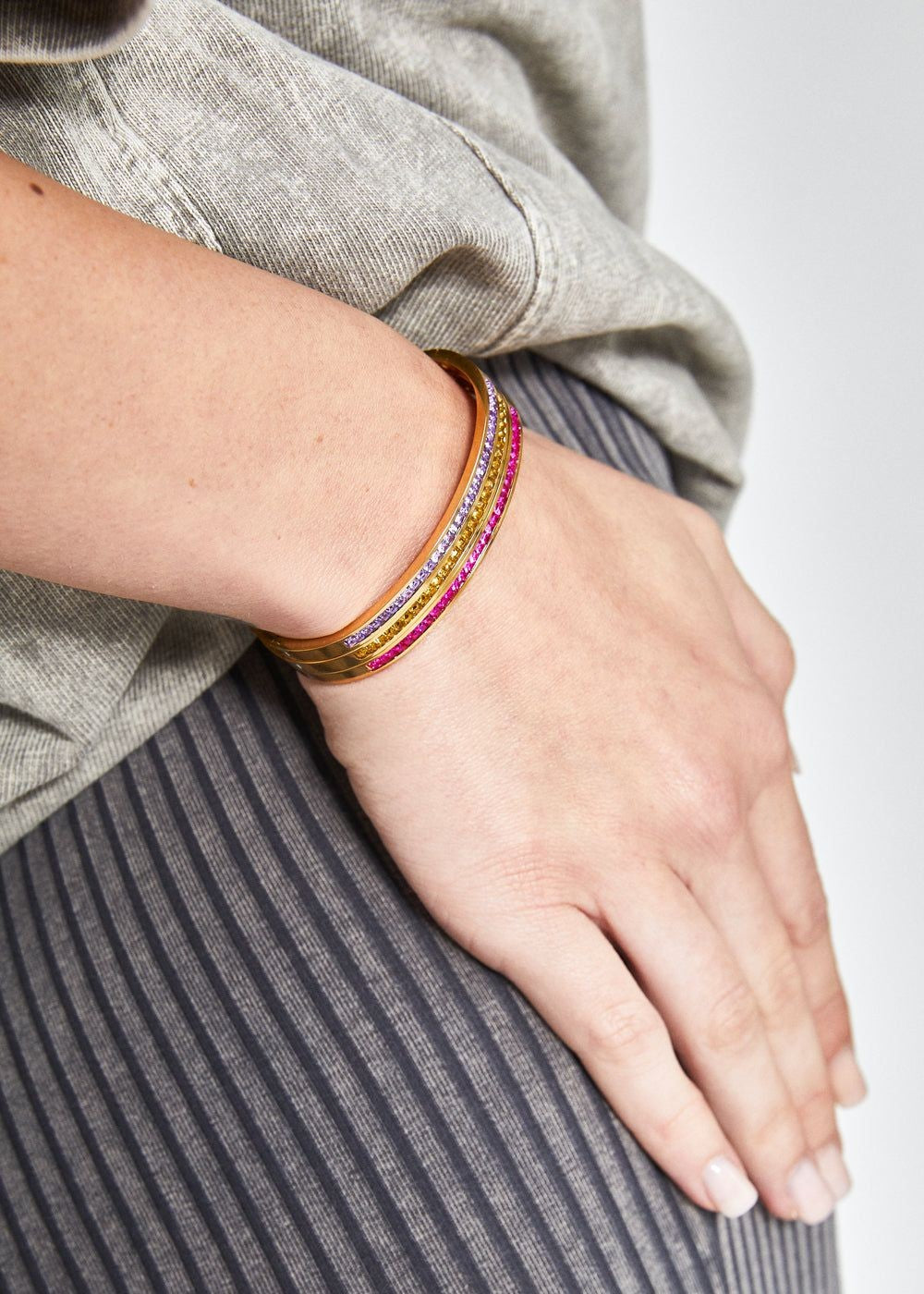 Bracciale Rigido Dorato con Cristalli