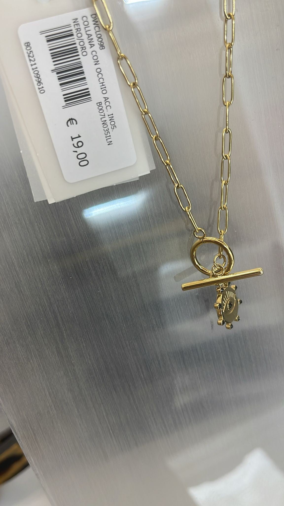 Collana con Occhio Nero e Chiusura T-Bar